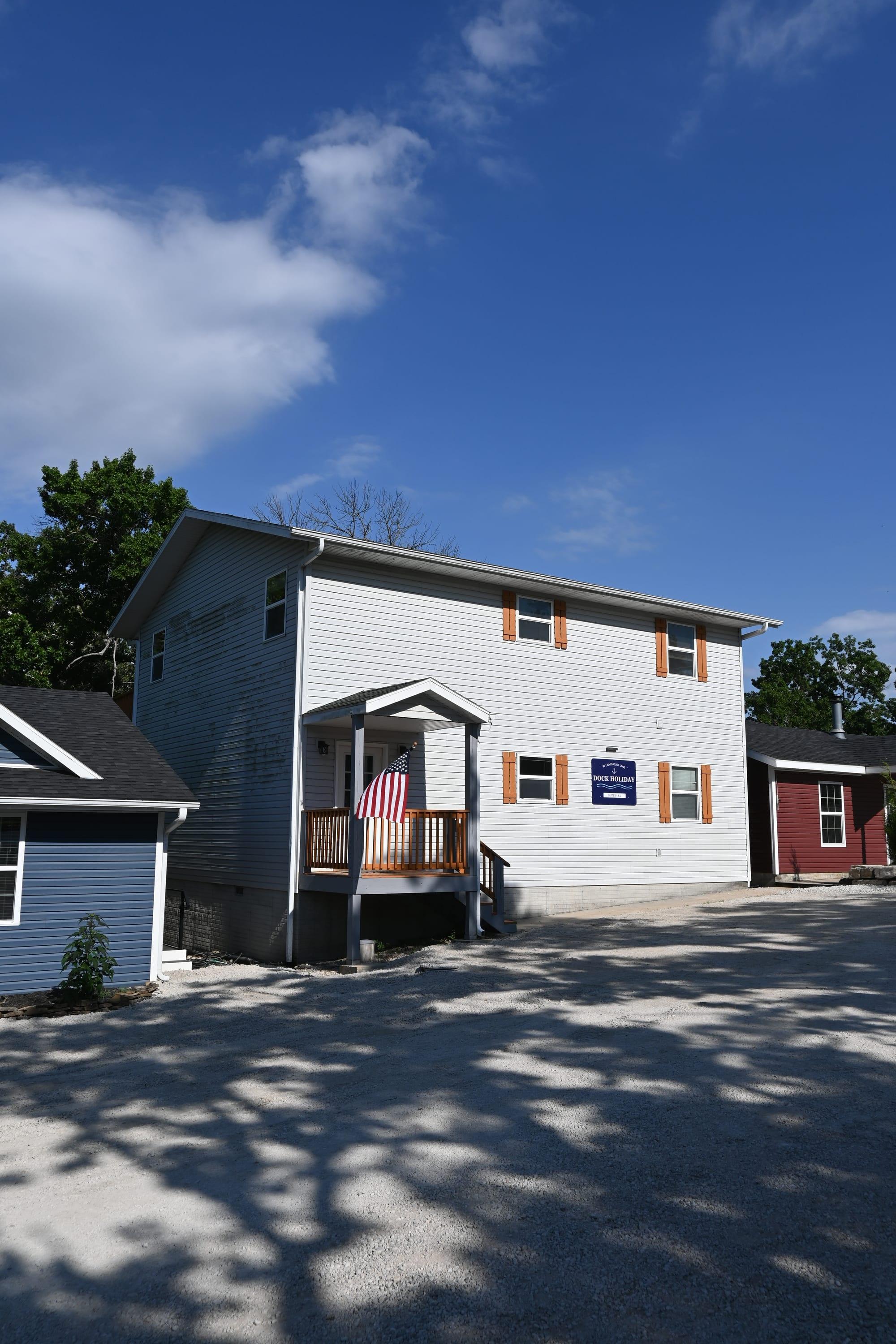 Side view of Dock Holiday Suites