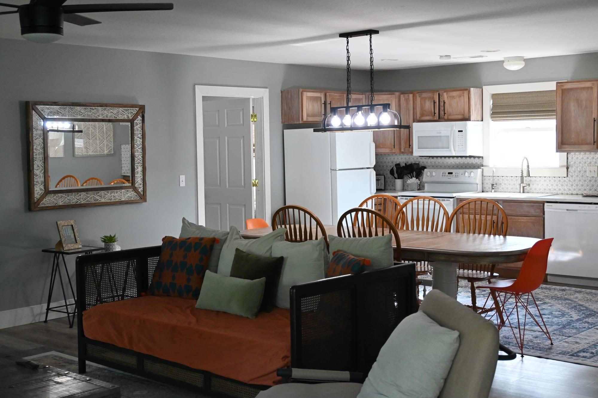 Living room with lake views in Suite 2